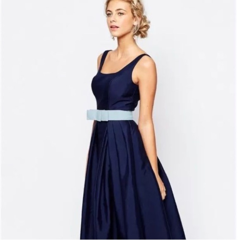 NWOT Chi Chi London Round Neck Midi Dress with Box Pleats - Navy / UK 10